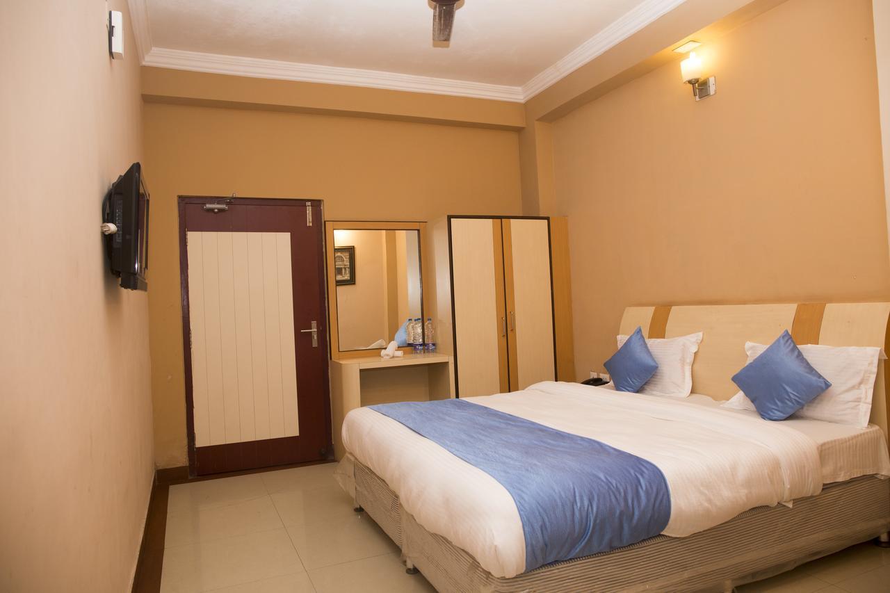 Oyo 3345 Shubham Beach Puri Exterior photo